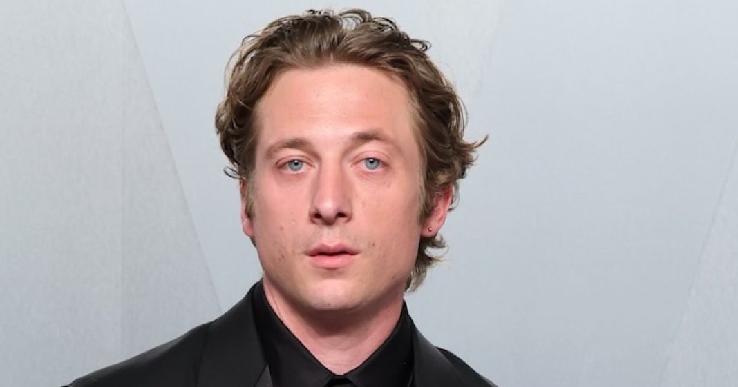 Jeremy Allen White Reveals What He Stole From 'The Bear' Set