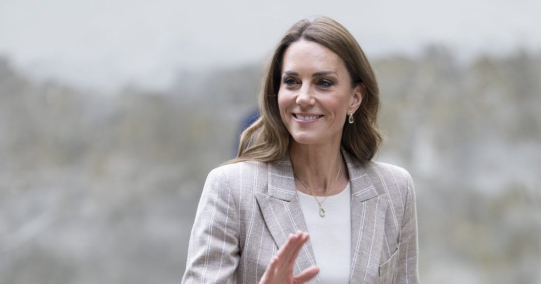 We’re Copying Kate Middleton’s Raffia Clutch Look for Just $22