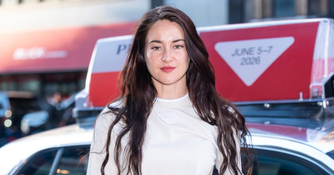 Get Shailene Woodley's Loose, Slimming White Jeans Look for $32