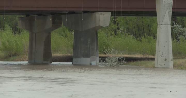 Lethbridge officials urge water conservation amid high river flows