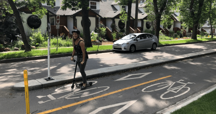Alberta looking at allowing politicians to expense e-scooter, bike rides