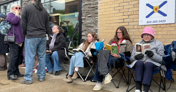 N.S. library users hold ‘read-in’ to protest closures, MLA says anger misdirected