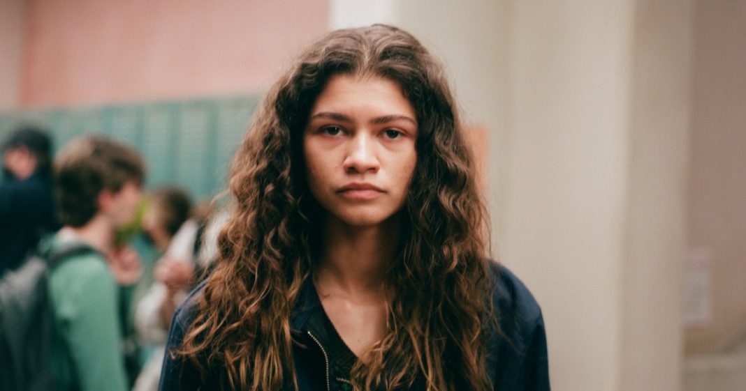 Zendaya's Mom Shares Cryptic Review After Divisive 'Euphoria' Finale